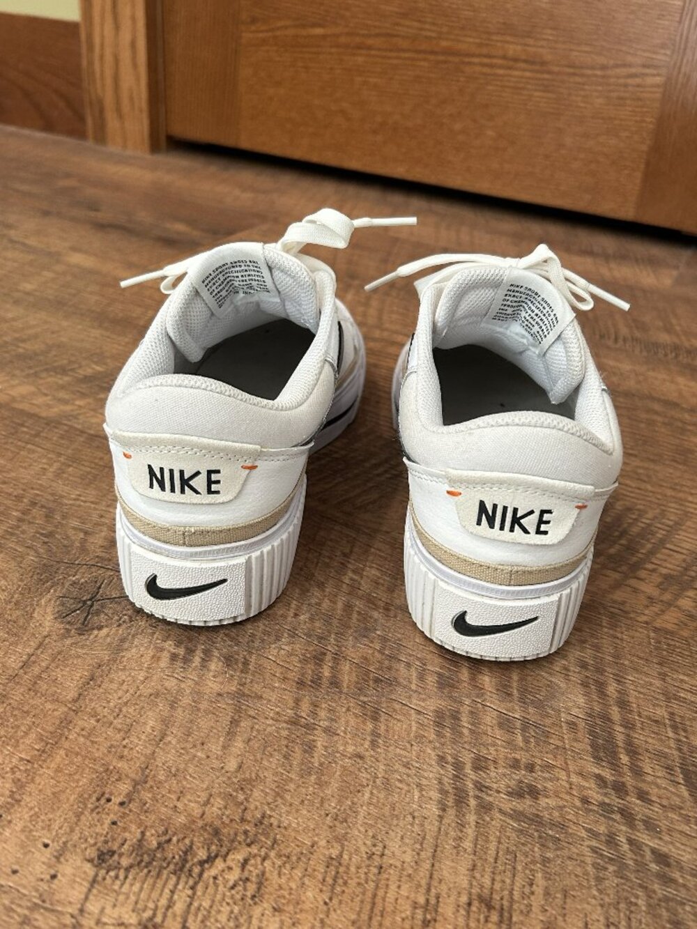 Women's Nike Court Legacy Lift sneaker, size 9 - Picture 3 of 5